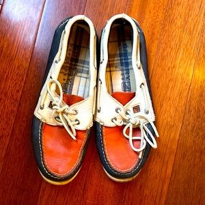 Men’s red, white, and blue Sperry’s
